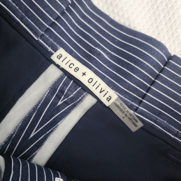 Alice-+ Olivia Laurine Paper Bag High Waist Navy Stripe Shorts size 4 - Picture 7 of 9
